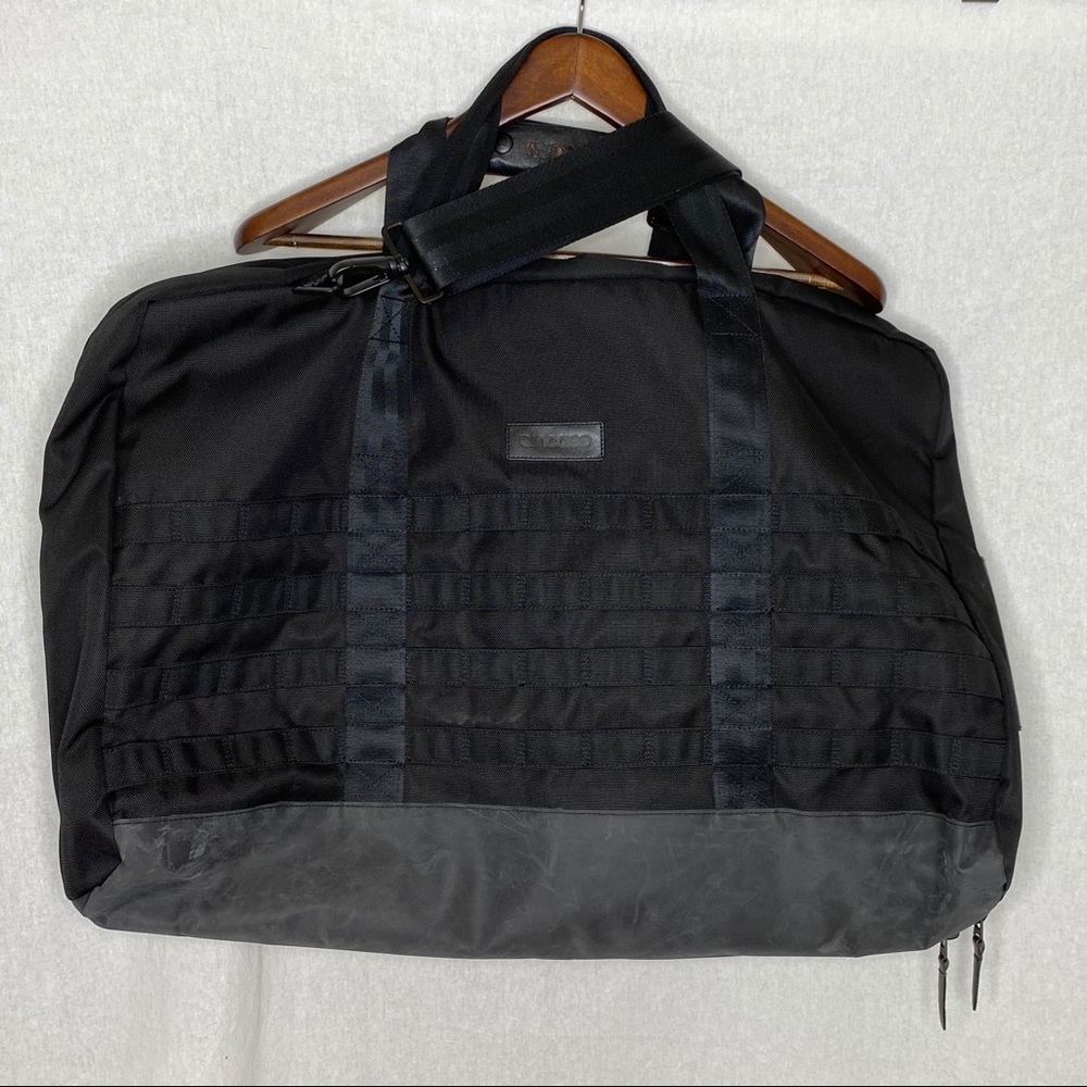 Incase Duffle Travel Weekender Bag Carry On